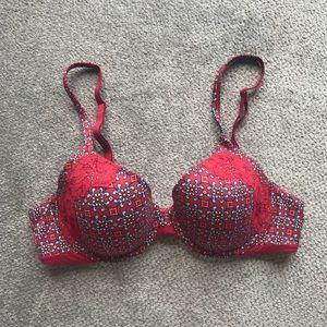Victoria’s Secret T-Shirt Patterned Bra